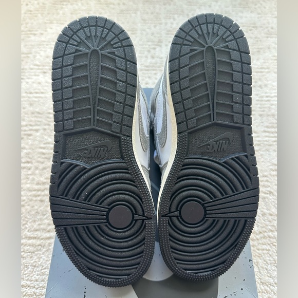Air Jordan 1 - size 4 - Picture 3 of 4